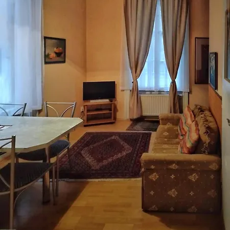 Delux Kolonada Apartamento